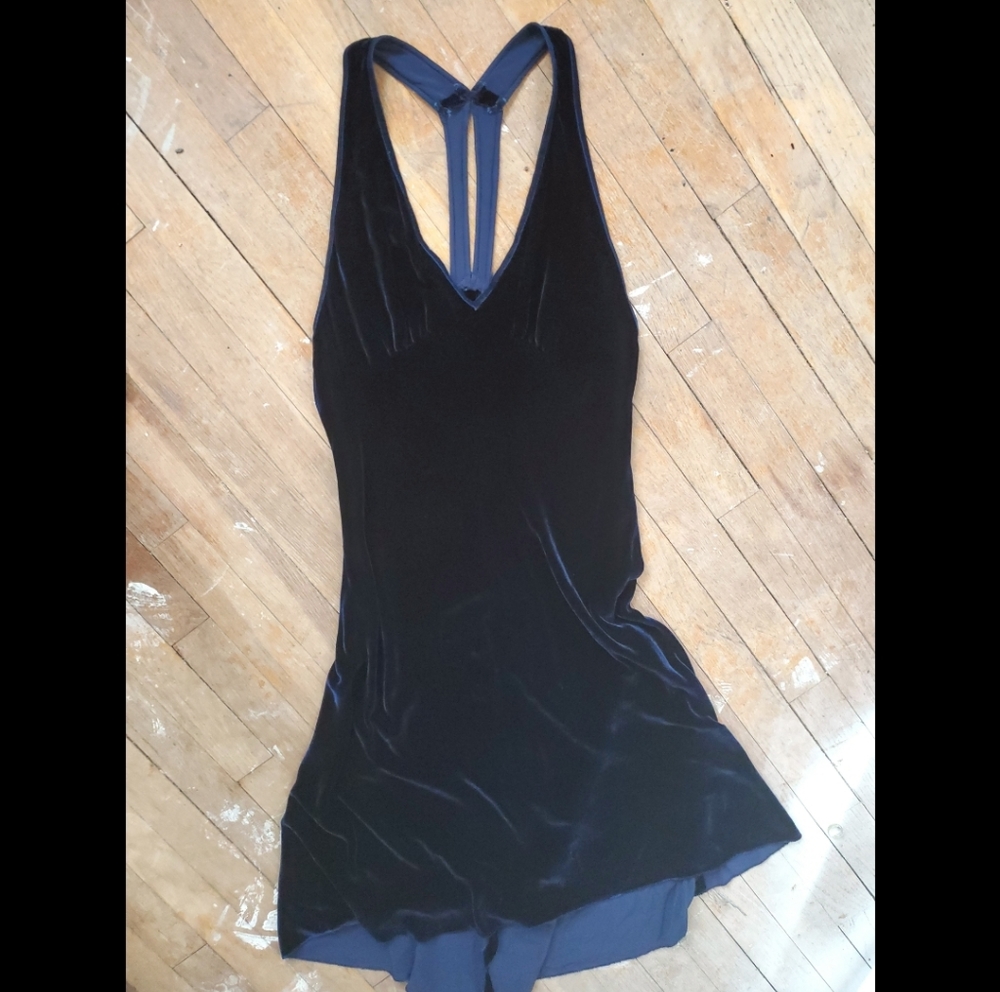 ❤️‍🔥5/$25❤️‍🔥 Velvet navy high low salsa dress